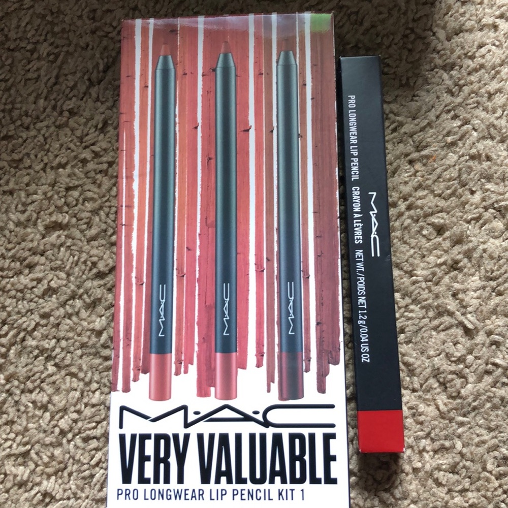 Mac pro.longewear lip pencil kit with free item